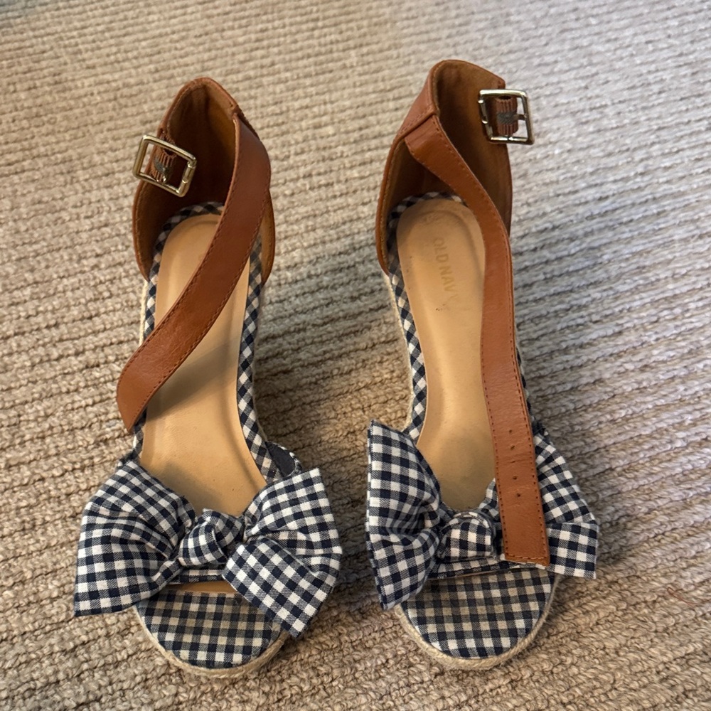 Old Navy Brown and Blue Gingham Sandals